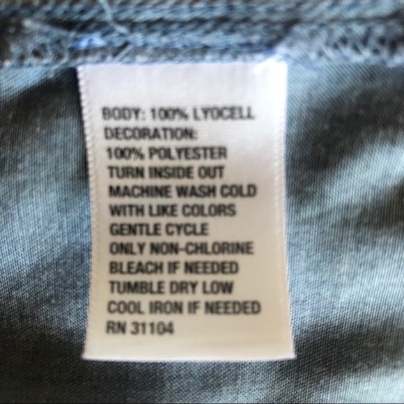 Crown & Ivy Blue Chambray Embroidered Tank Top Size 2X - Picture 8 of 9